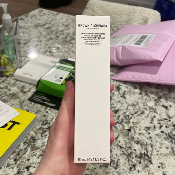 Grown Alchemist Skin Renewal Daycream - Picture 2 of 5